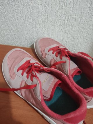 Zapatillas Etika Barefoot Rosas y Rojas