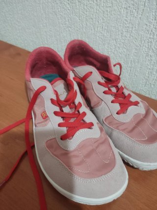 Zapatillas Etika Barefoot Rosas y Rojas