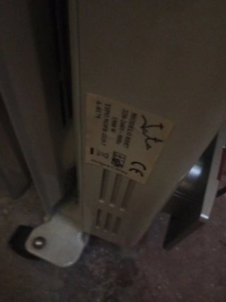Radiador Eléctrico Jata tiene poco uso.