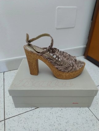 Sandali con zeppa Bata donna