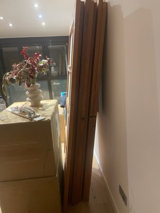 7 puertas de madera; 2 de ellas con cristal.