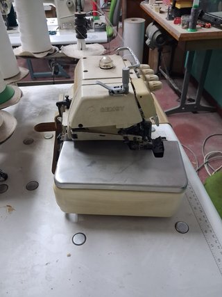 Máquina de coser GEMS757F-H