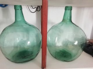 Botella de cristal antigua verde