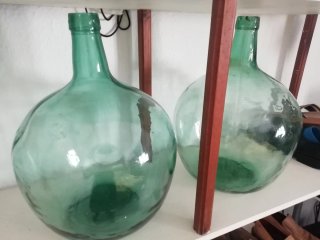 Botella de cristal antigua verde