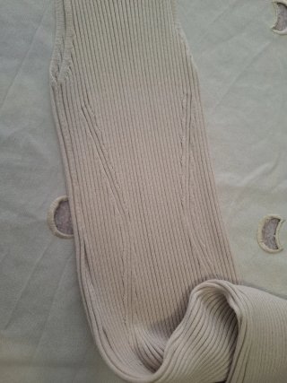 Vestido beige de punto sin mangas