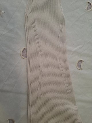 Vestido beige de punto sin mangas
