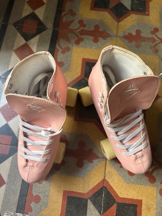 Patines artísticos rosas talla 39