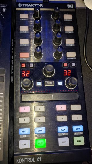 Traktor Kontrol X1 MK2