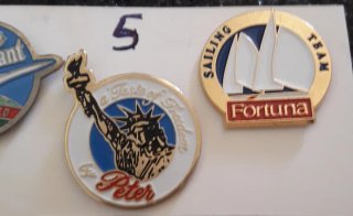 Lote de pins marcas internacionales I