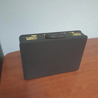 Maletín ejecutivo negro con combinación