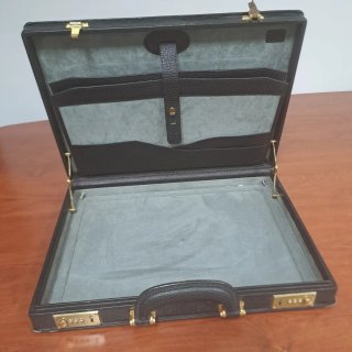Maletín ejecutivo negro con combinación