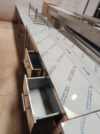MESA INOXIDABLE REBAJADA 1.5 M MIRA MI PERFIL