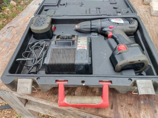 Taladro a batería WURT 12V