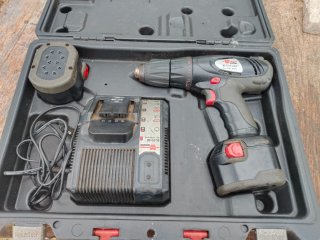 Taladro a batería WURT 12V