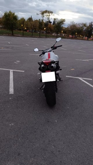 Yamaha FZ6N 600cc Naked Blanca y Roja