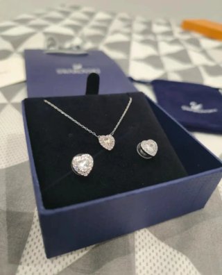 Conjunto Swarovski Corazón Pendientes Collar