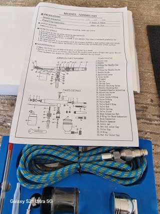 Pistola aerógrafo con manguera y accesorios