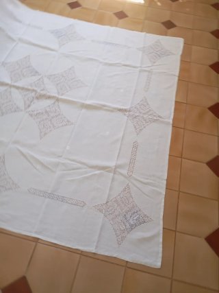 Mantel Lino Bordado Deshilado Lagartera artesanal
