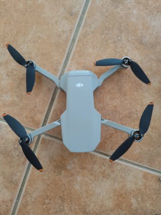 DJI Mini 2 SE Combo com acessórios