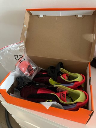 Nike Acronym zapatillas rojas y amarillas