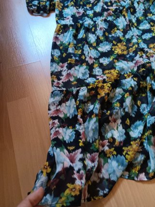 Vestido Mango floral talla S