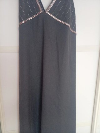 Vestido largo Mango negro con detalles