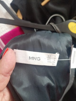 Vestido largo Mango negro con detalles