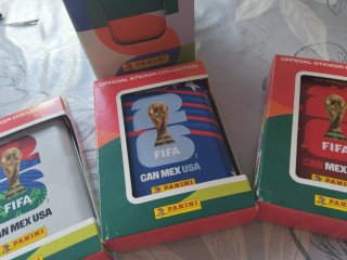 3 Latas Oficiales Mundial FIFA + 24 Sobres panini