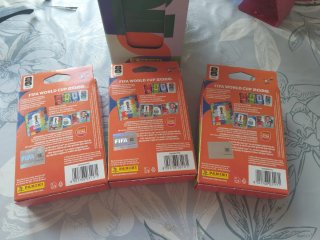 3 Latas Oficiales Mundial FIFA + 24 Sobres panini