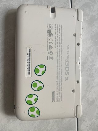 Nintendo 3DS XL Edición Yoshi