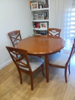 Mesa de comedor de madera de 105 ampliable a 135