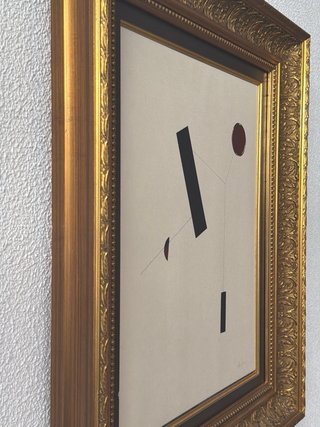 Pintura contemporánea con marco antiguo
