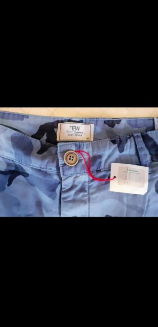 Pantalón corto de camuflaje a estrenar.