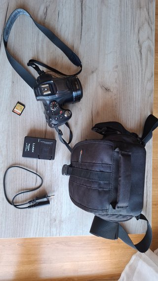 Panasonic Lumix DMC-FZ72 con funda Lowerpro