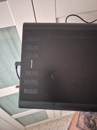 Tableta Gráfica Huion H1060P Negra
