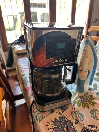 Cafetera con reloj digital Cecotec Goteo