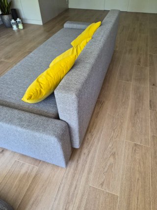 Sofá cama gris en perfecto estado