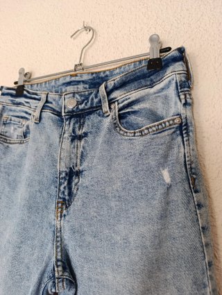 Pantalón recto Talla 36, da más