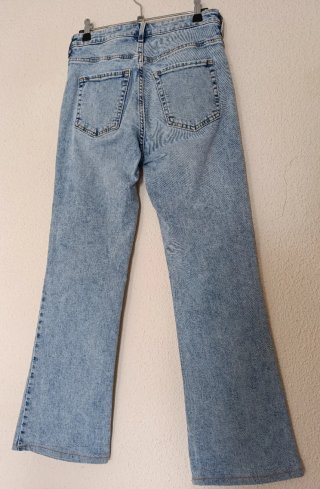 Pantalón recto Talla 36, da más