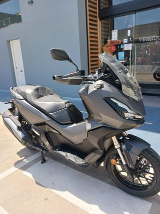 Honda ADV 350 Gris