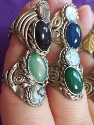 Anillo Artesanal Alpaca y Piedra Ajustable.