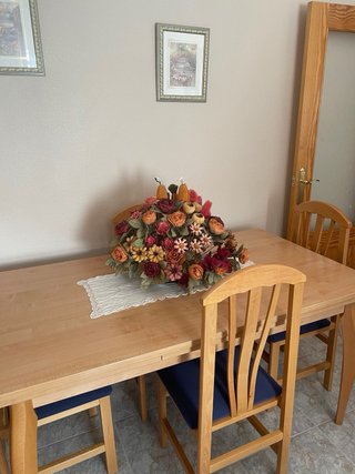 Mesa comedor extensible y 4 sillas madera