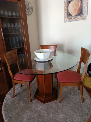 Mesa redonda cristal y 4 sillas comedor