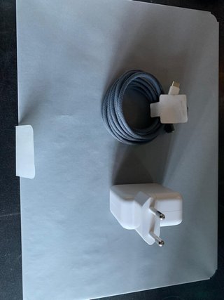 MacBook Air M5 13” 24GB RAM 1 TB + Cargador 30W
