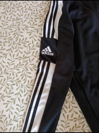 Chaqueta Adidas Negra y Blanca