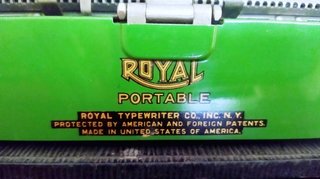 Macchina da scrivere Royal Portable P88 Verde