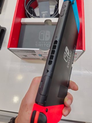 Nintendo Switch V2 con Caja Perfecta