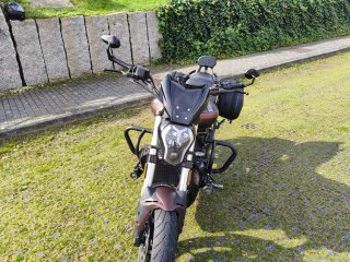 Moto Benelli Cruiser Marrón