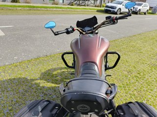 Moto Benelli Cruiser Marrón