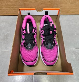 Nike Cosmic Runner (GS) Talla 36 / 4Y